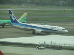 台風の影響で福岡空港で待機する機体　⑤