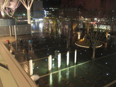 夜の博多シティ広場