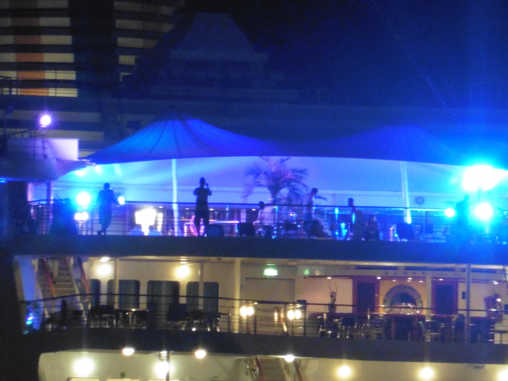 CHINESE　TAISHANの出港③