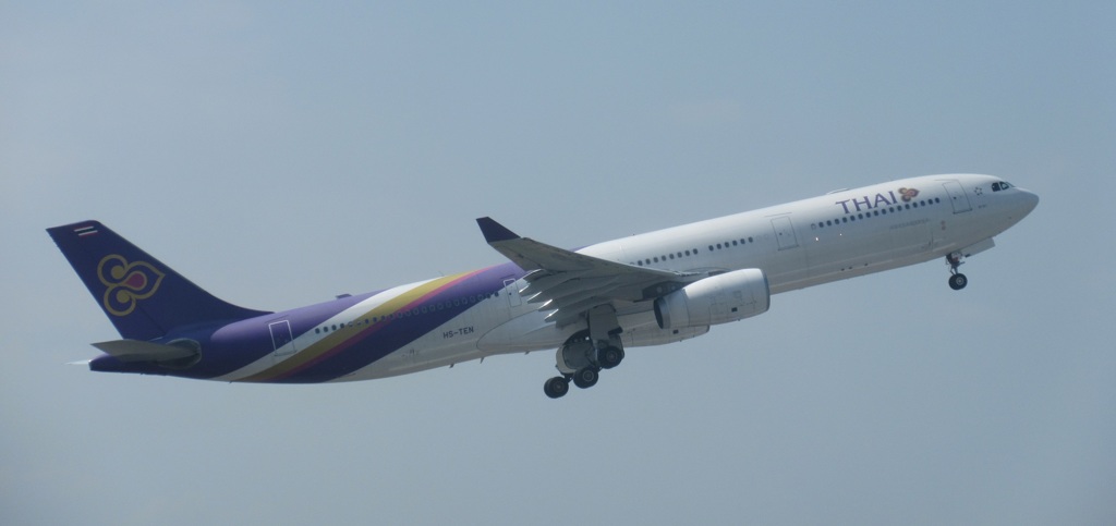 タイ国際航空　A３３０離陸