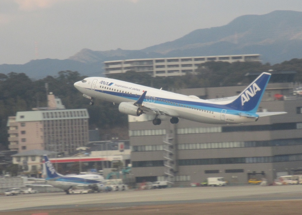 離陸　ANA　B737