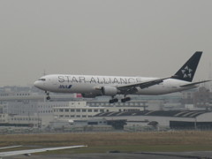 ANA  767-300  JA614A着陸