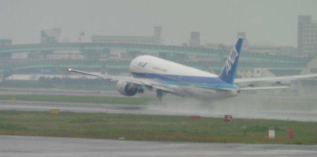 雨の中の滑走⑨