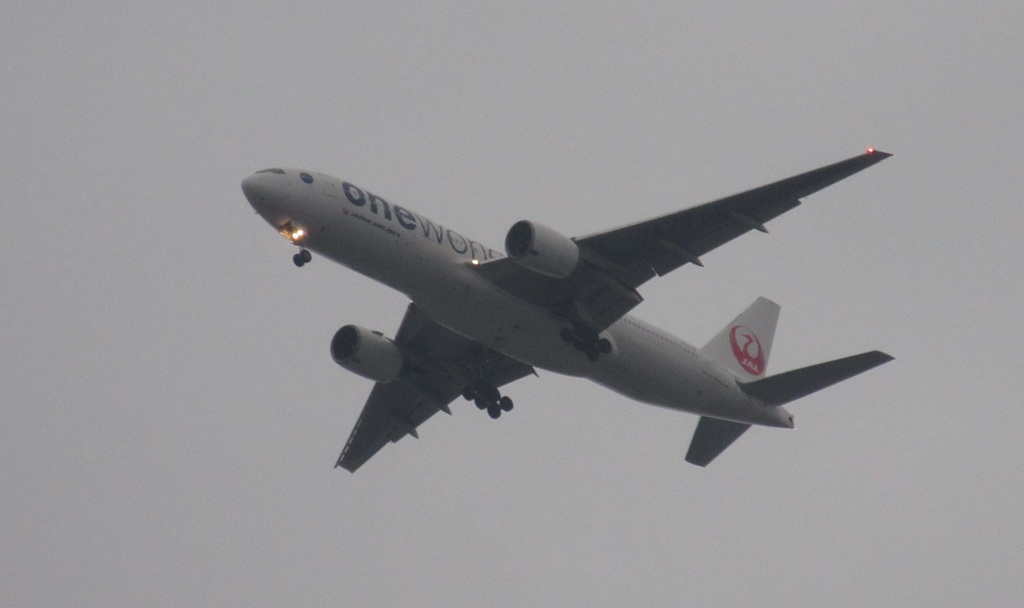 雨の中の着陸①