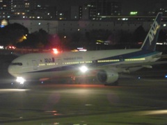 ANA  B777-300①