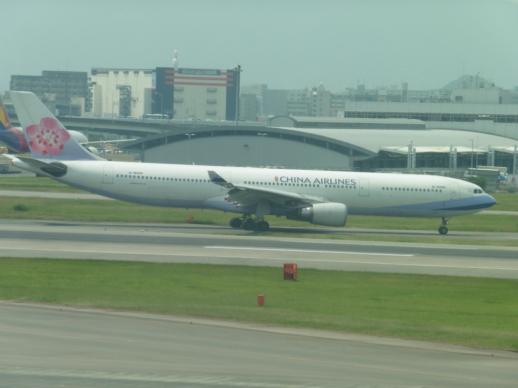 CHINA　AIRLIEN　A330　B-18309到着