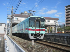 目の前から西鉄電車