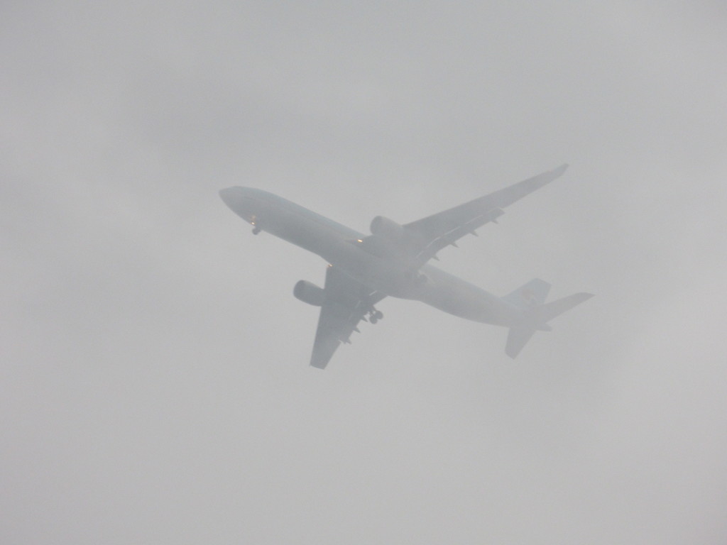 雨の中の着陸③