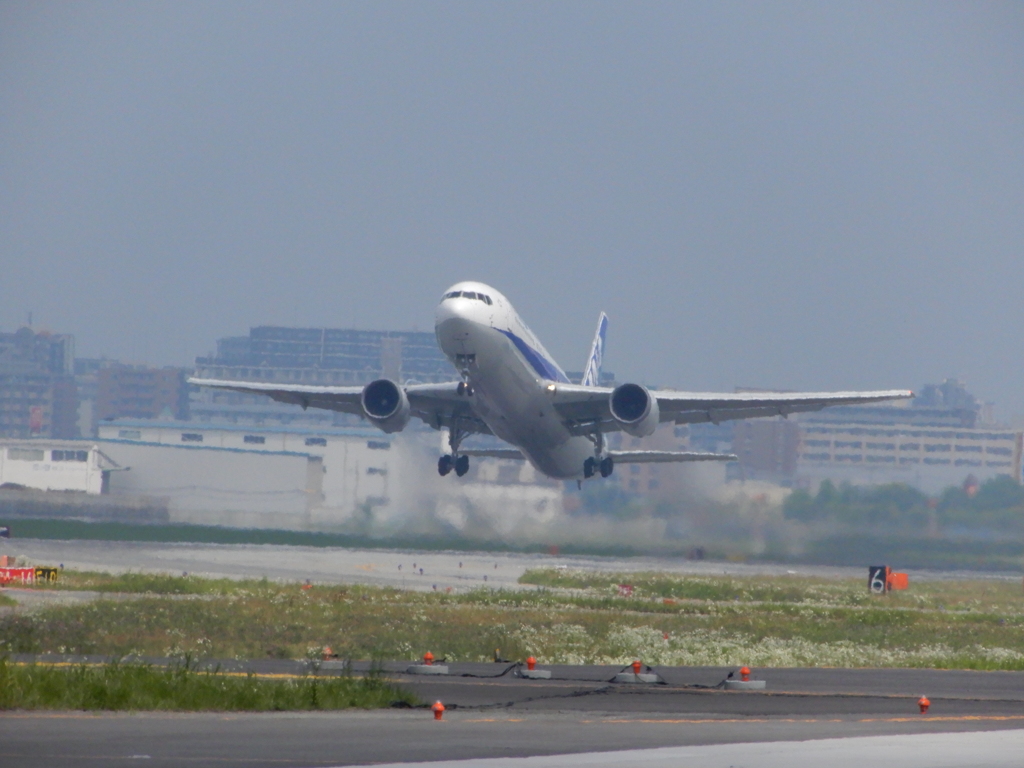 離陸　福岡空港　②