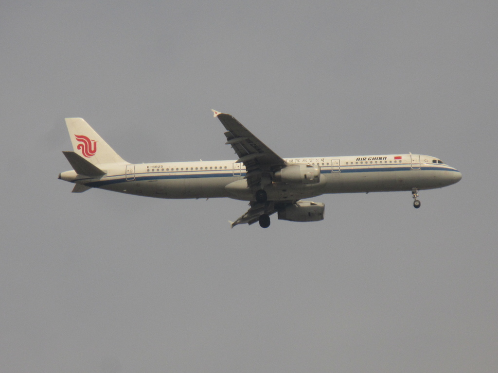 AIR CHINA  A321  B-6825