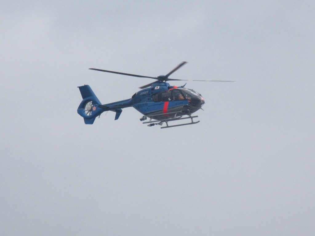 福岡県警ヘリ　JA02FP①