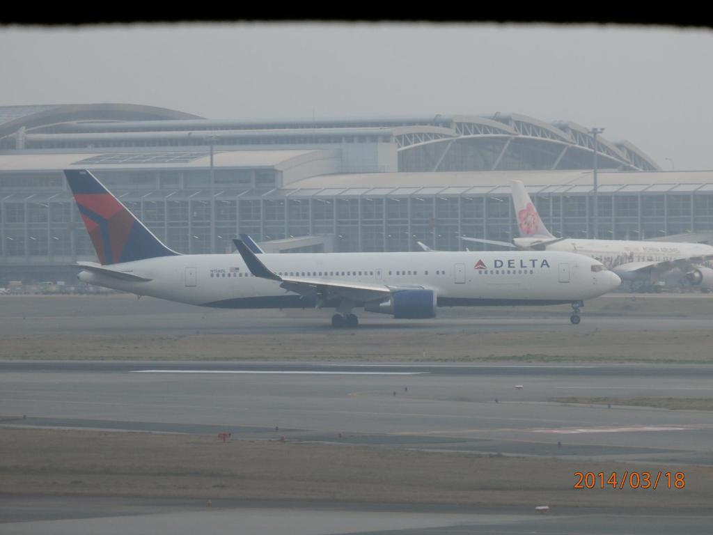 デルタ航空到着