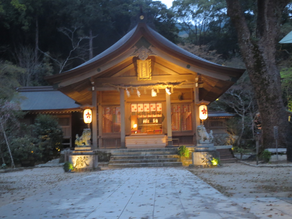 太宰府竈門神社と桜　②