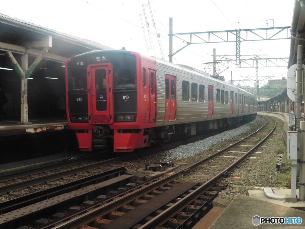 鹿児島本線折尾駅に停車の813系