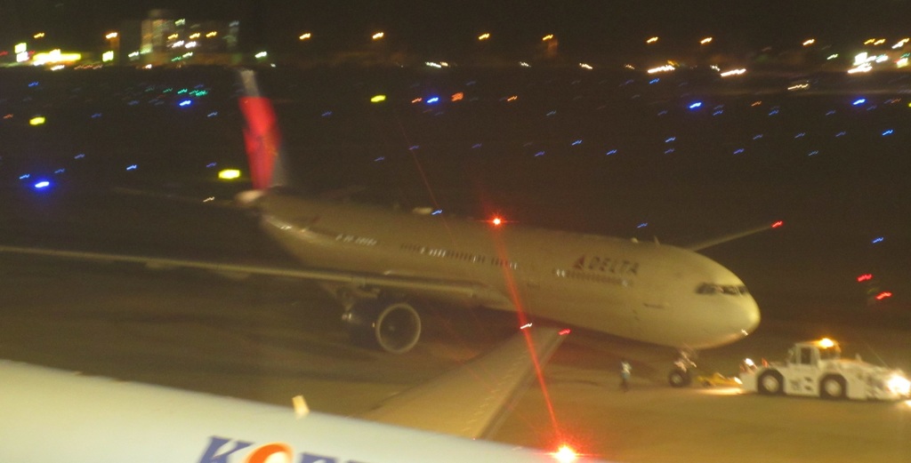 DELTA　A330-300出発