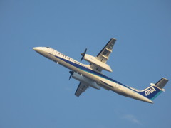 ANA ボンバルディア離陸