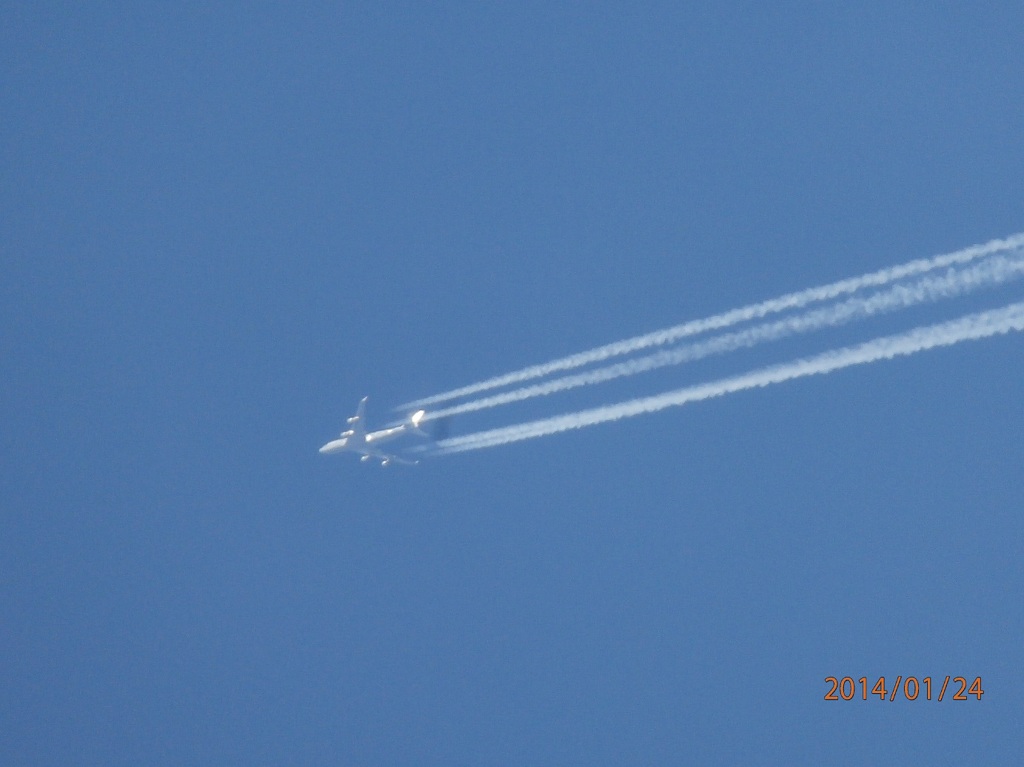 飛行機雲を追ってみる