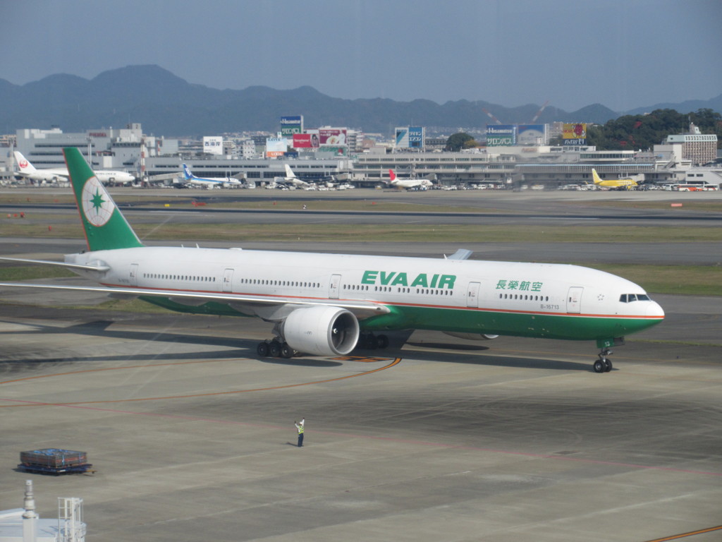 EVAのB777-300　①