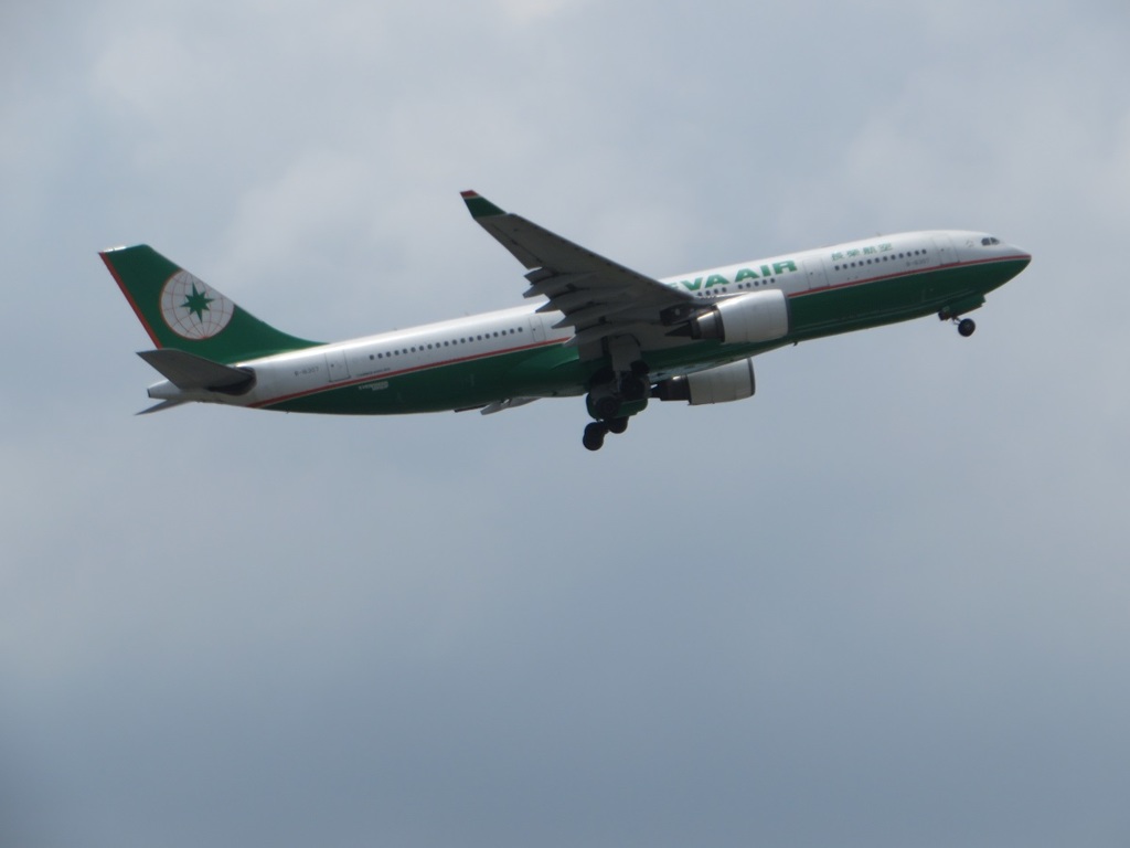 EVA AIR  A330-200②