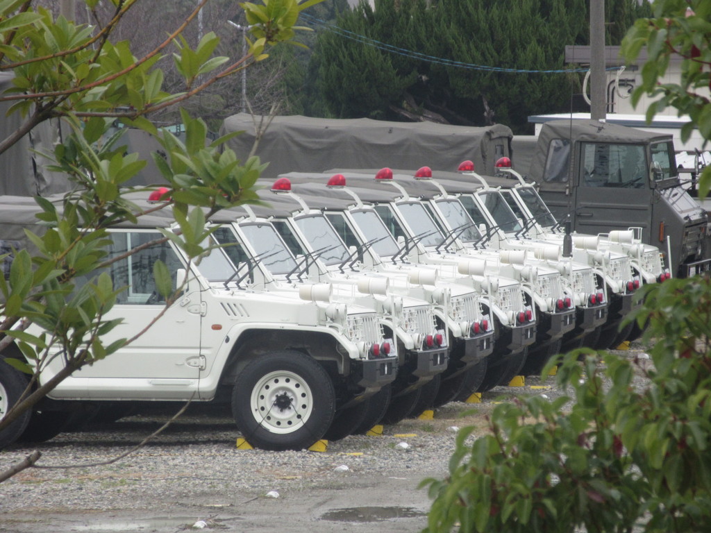 並ぶ自衛隊車両②