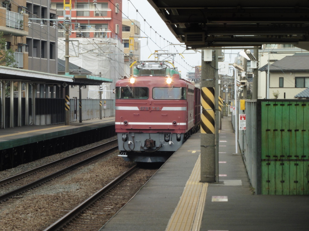 EF81-716貨物通過