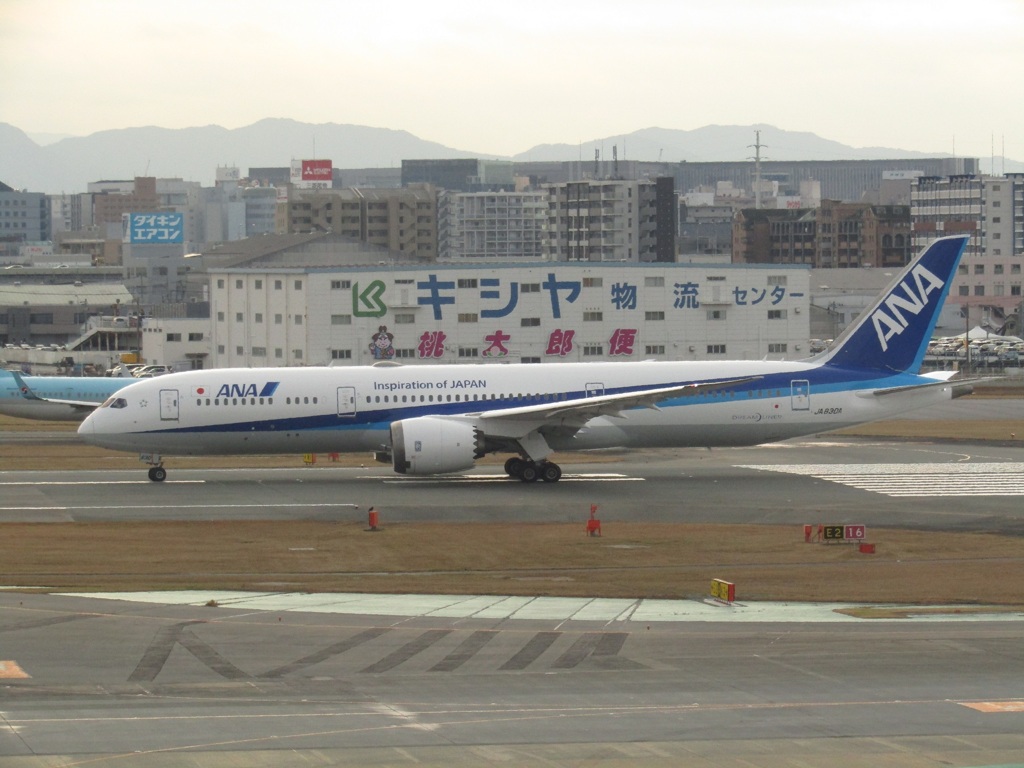ANA  B787-9  JA830A　福岡離陸
