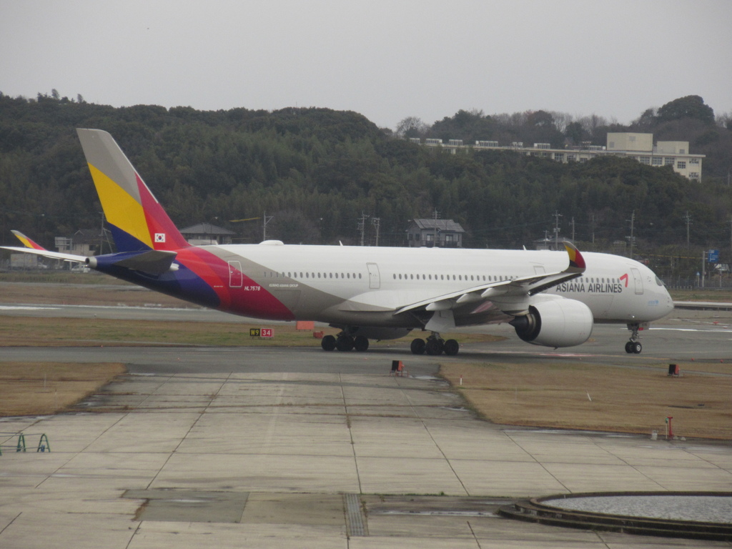 ASIANA  A350  HL7578