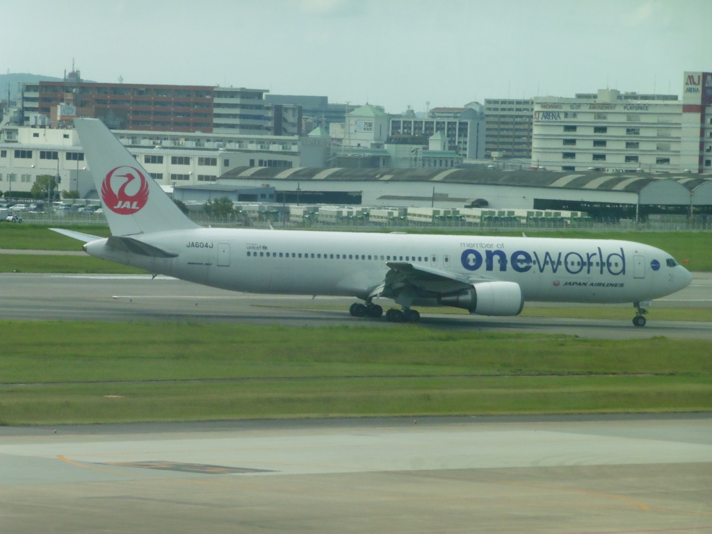 JAL  B767-300ER  JA604J  ONE WORLD