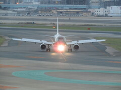 夕暮れの福岡空港にて　⑤