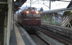 EF81-403貨物通過