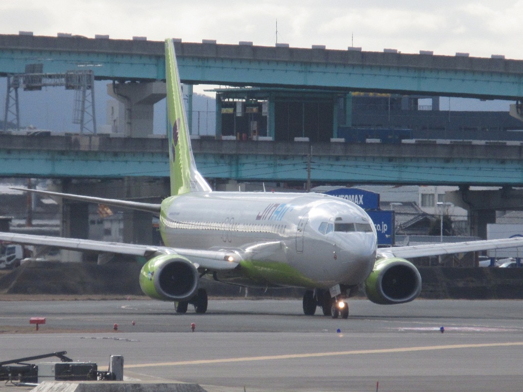 ジンエアー　Ｂ７３７①