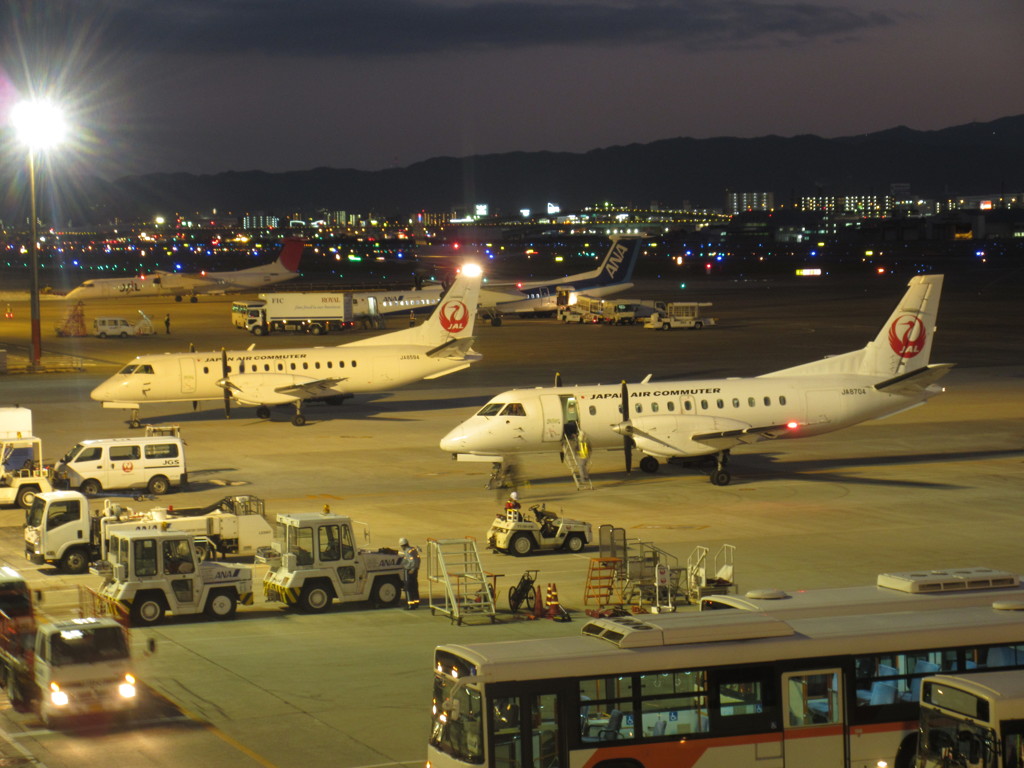 夜の福岡空港　④
