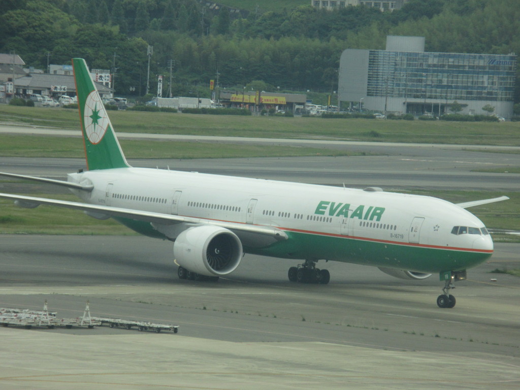 EVA　B777-300ERの到着