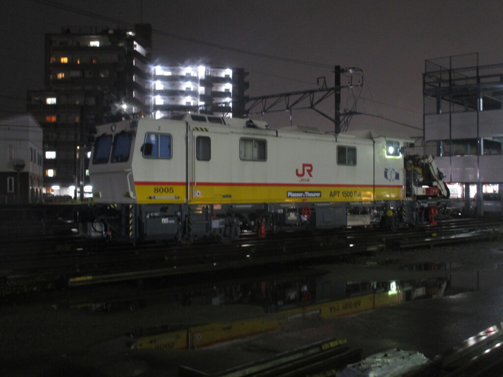 保線作業車　②