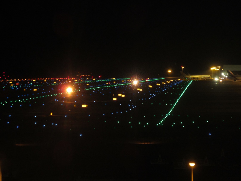 夜の関空にて⑧