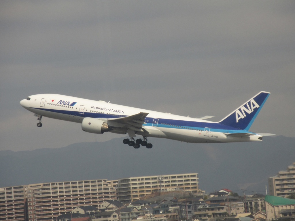 離陸ANA B777-200