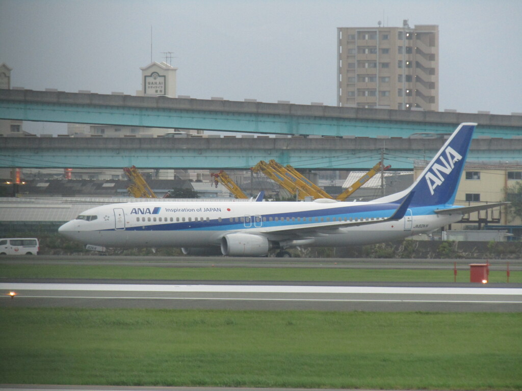 台風の影響で福岡空港で待機する機体　⑦