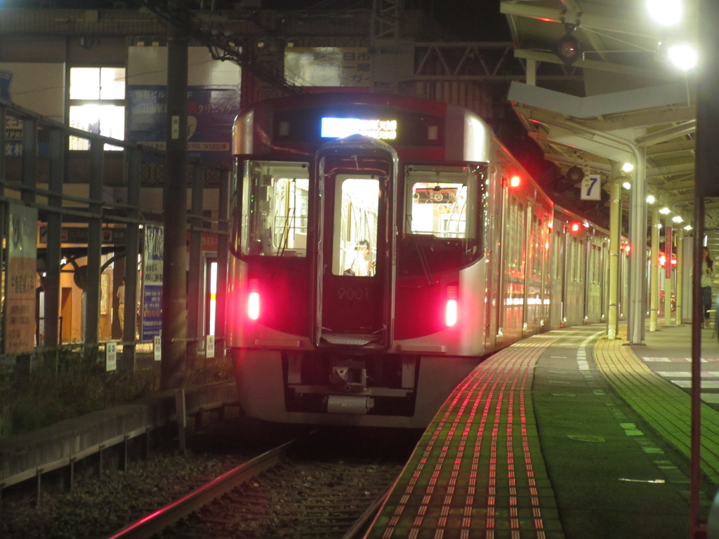 西鉄電車9000系　西鉄二日市にて