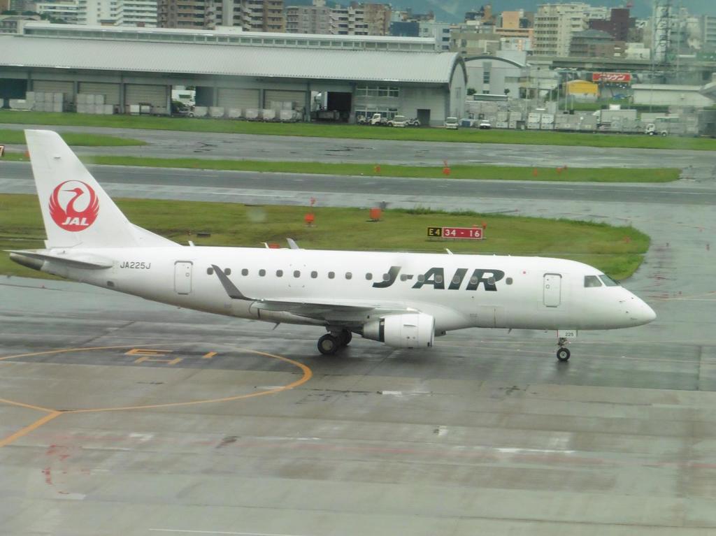 J-AIR エンブラエル　JA２２５J到着