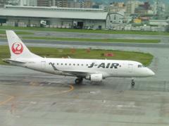J-AIR エンブラエル　JA２２５J到着
