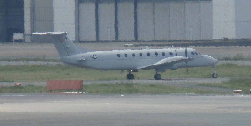 米軍のＣ１２Ｊ（ヒューロン）