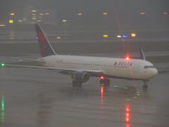 DELTA  B767到着①