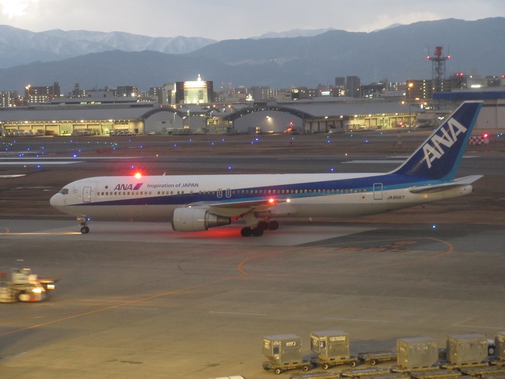 夜間の空港④
