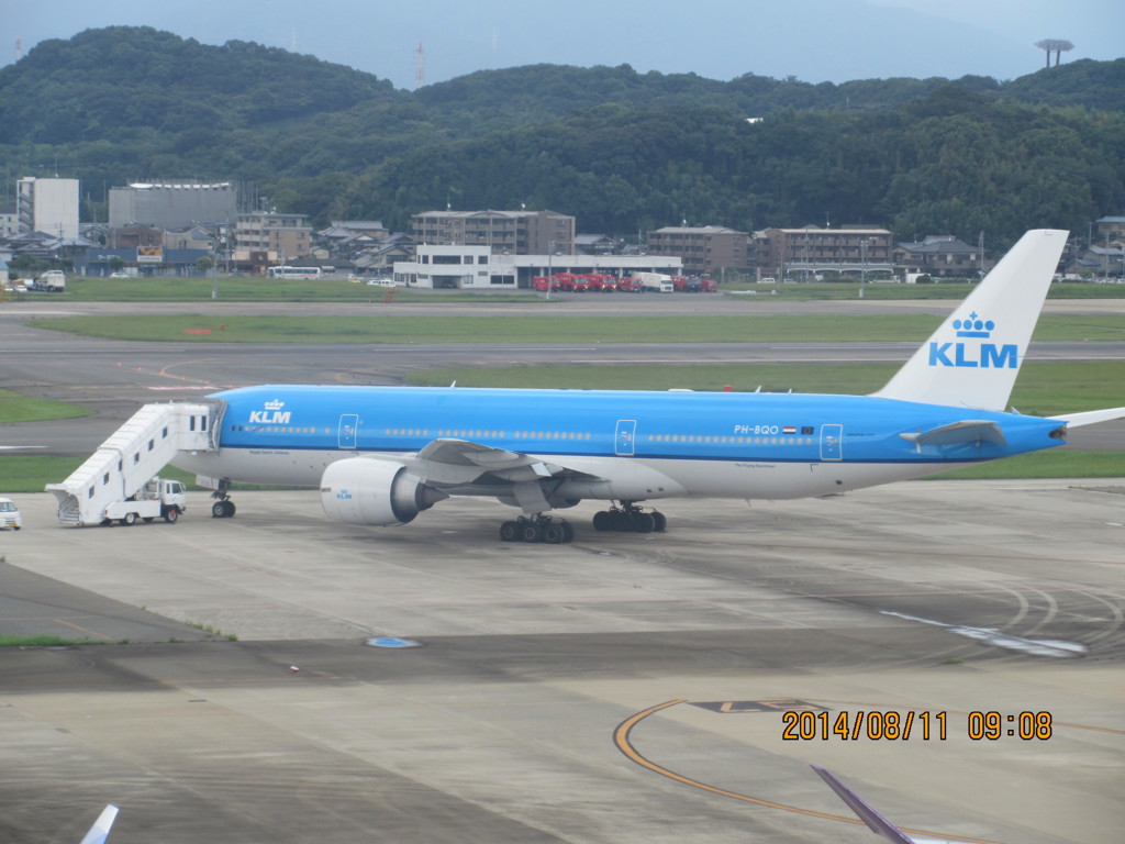 エンジントラブルで待機中のKLM