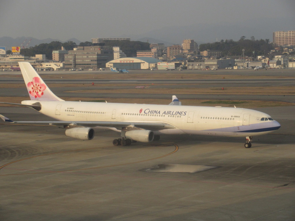 CHNINA　AIRLINE 　A340到着①