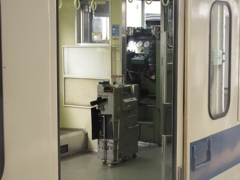 直方駅停車中のキハ147②