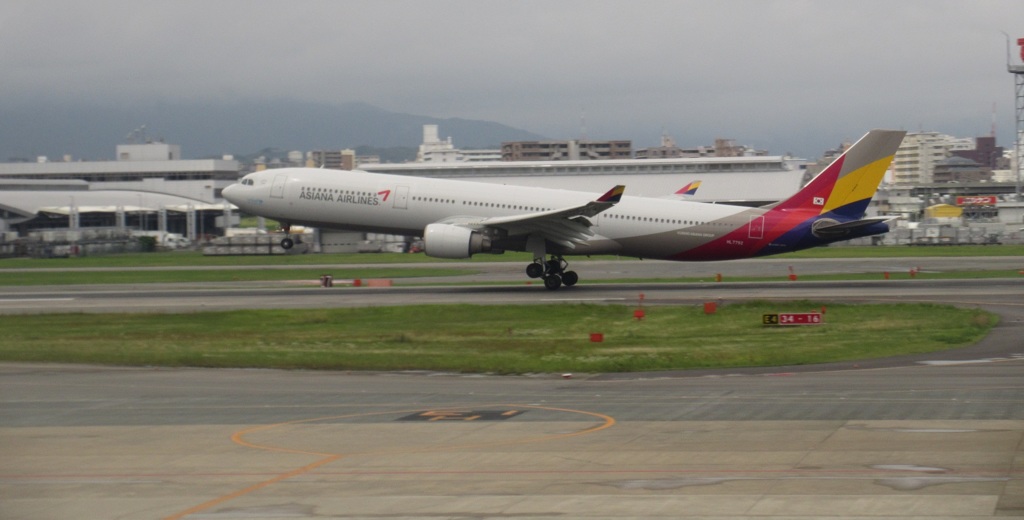 ASIANA A330着陸