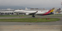 ASIANA A330着陸
