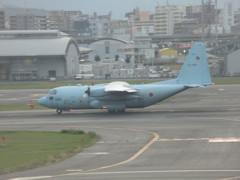 C-130  ２機目離陸  05-1085