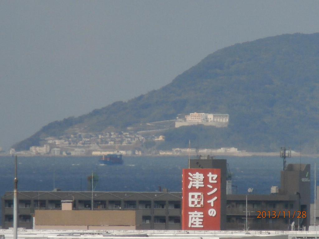 博多シティ屋上から眺める玄海島②